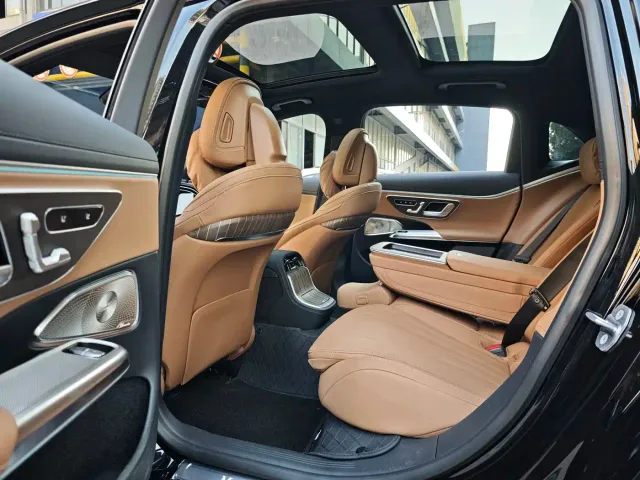 Mercedes-Benz E-Class — Фото автомобиля 7