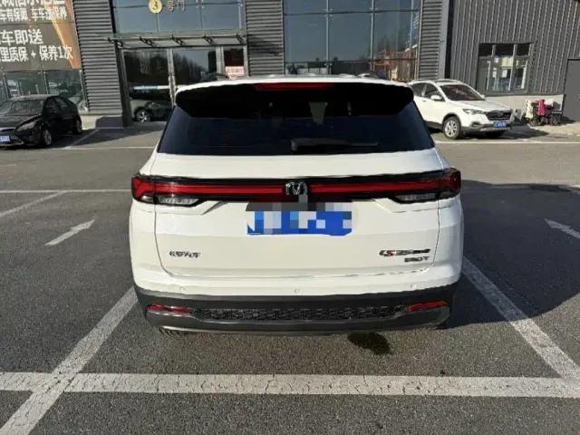 Changan CS35 Plus — Фото автомобиля 9