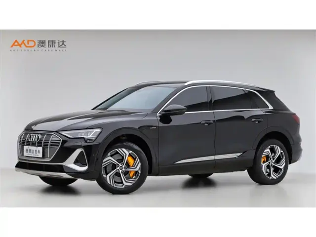 Фотография автомобиля — Audi e-tron
