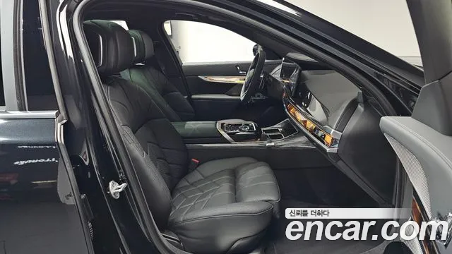BMW 7-Series 7 серия (G70) 740i xDrive M Sport Limited — Фото автомобиля 11
