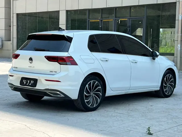 Volkswagen Golf — Фото автомобиля 7