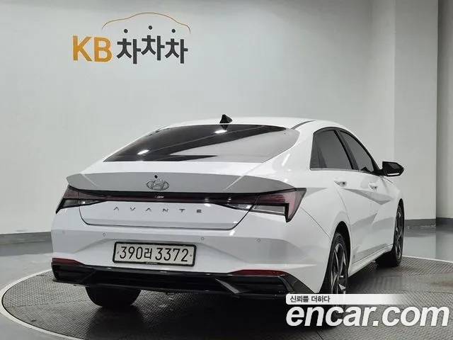 Hyundai Avante — Фото автомобиля 3