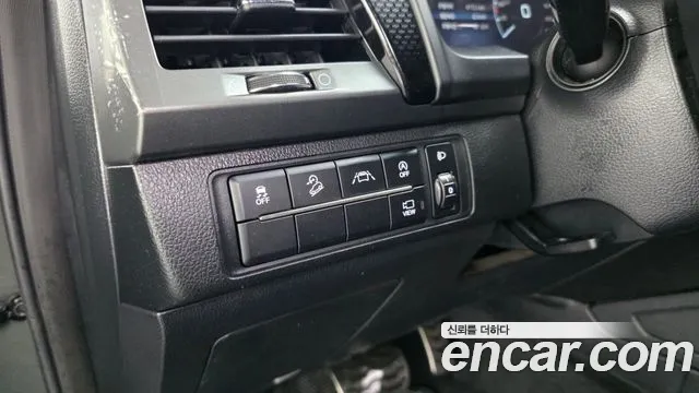 KG_Mobility_Ssangyong Rexton Новый Rexton Sport Khan Дизель 2.2 4WD — Фото автомобиля 15