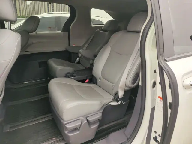 Toyota Granvia — Фото автомобиля 16