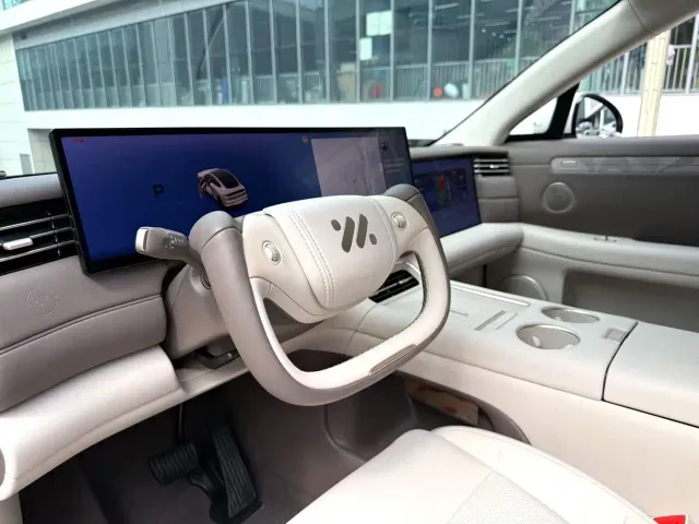 IM Motors LS6 — Фото автомобиля 11