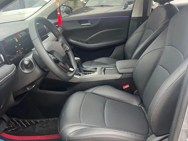 Roewe i5 — Фото автомобиля 7