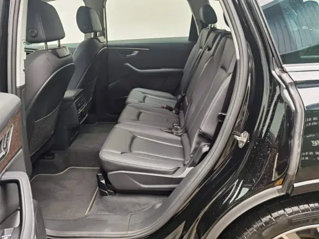 Audi Q7 — Фото автомобиля 29