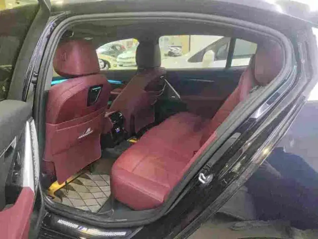 BMW 5 Series — Фото автомобиля 6