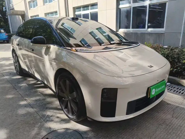 Li Auto i6 — Фото автомобиля 3