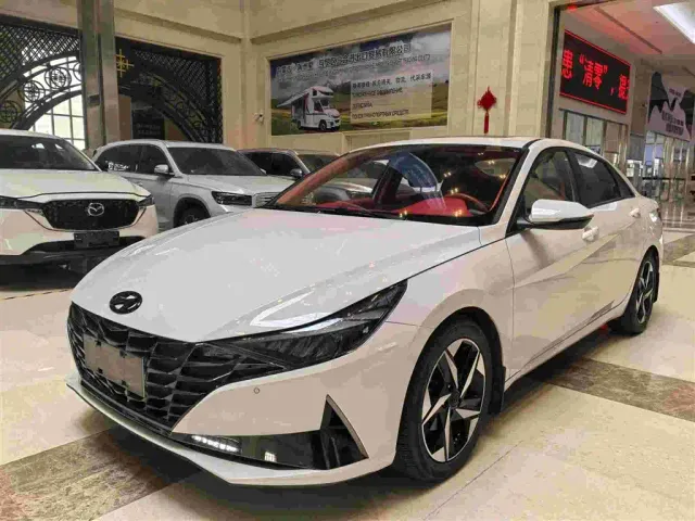Фотография автомобиля — Hyundai Elantra
