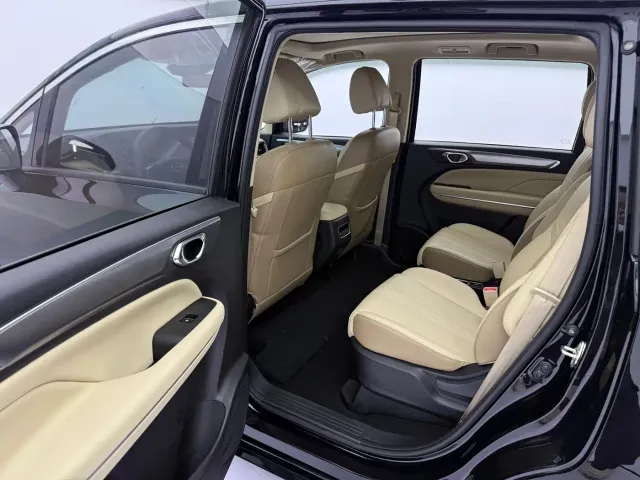 GAC Trumpchi M6 — Фото автомобиля 12