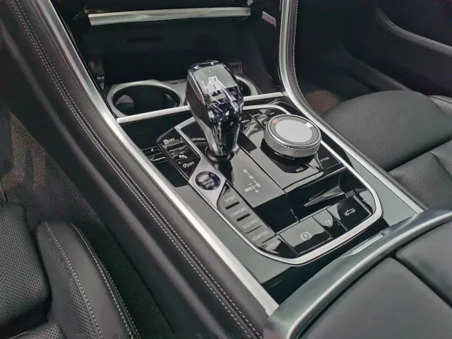 BMW 8 Series — Фото автомобиля 21