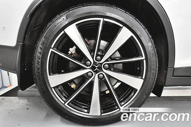 Polestar Polestar 2 — Фото автомобиля 6
