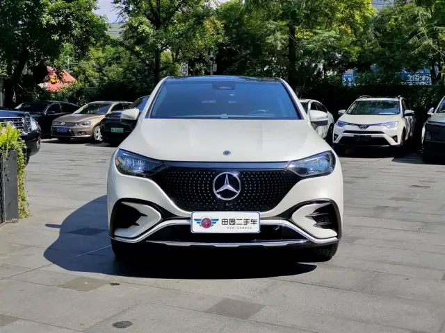 Mercedes-Benz EQE SUV — Фото автомобиля 2