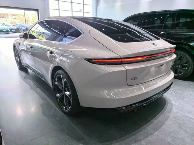 Nio ET5 — Фото автомобиля 4