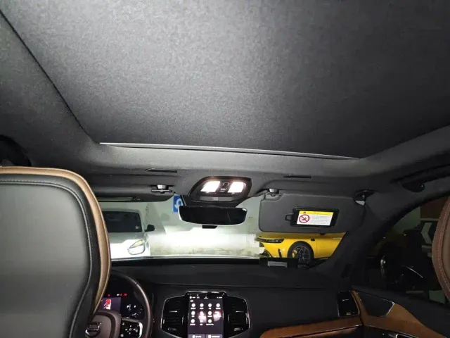 Volvo XC90 — Фото автомобиля 21