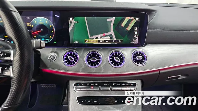 Mercedes-Benz E-Class — Фото автомобиля 12