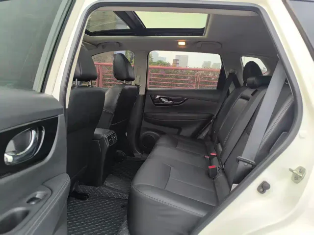 Nissan X-Trail — Фото автомобиля 10