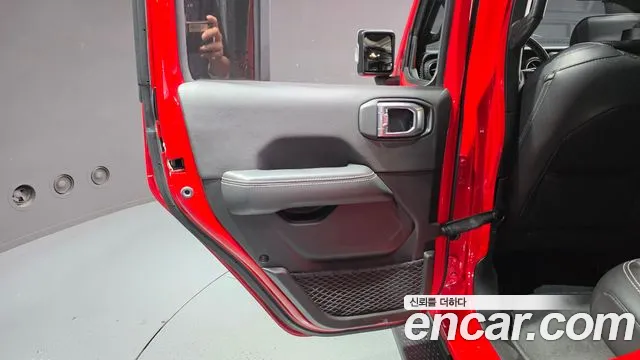 Jeep Wrangler Wrangler (JL) 2.0 Overland 4 двери — Фото автомобиля 24