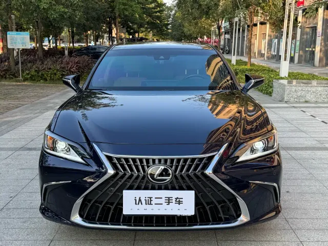 Lexus ES — Фото автомобиля 2