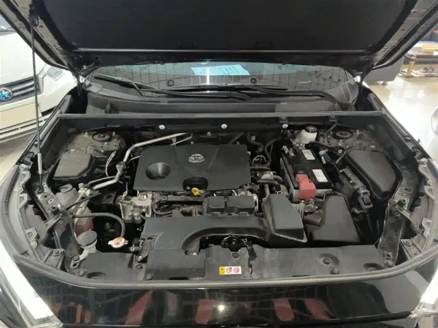 Toyota RAV4 — Фото автомобиля 15