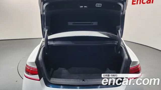 Genesis G90 Бензин 3.5 турбо AWD — Фото автомобиля 16