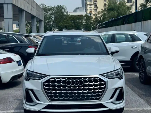 Audi Q3 — Фото автомобиля 2