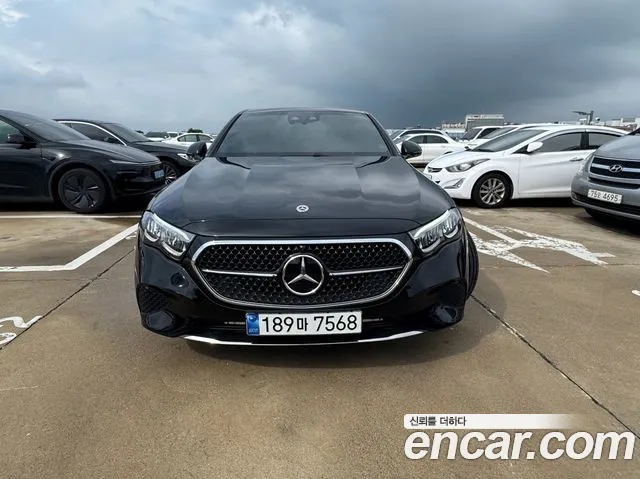 Mercedes-Benz E-Class — Фото автомобиля 3