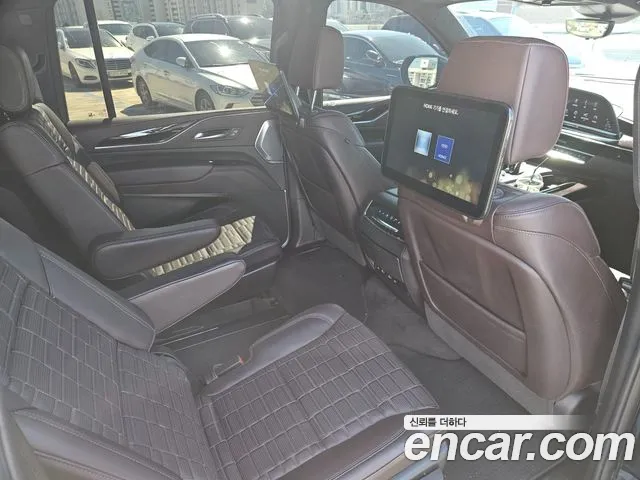 Cadillac Escalade Generation 5 — Фото автомобиля 6