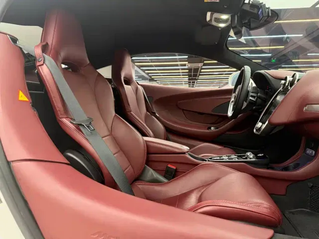 McLaren GT — Фото автомобиля 10