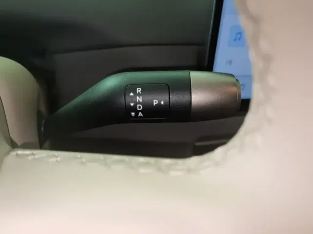 Li Auto Li Auto i6 2025 4WD Base Model — Фото автомобиля 13