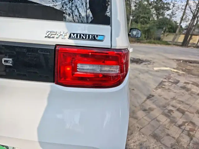 Wuling Hongguang Mini EV — Фото автомобиля 7