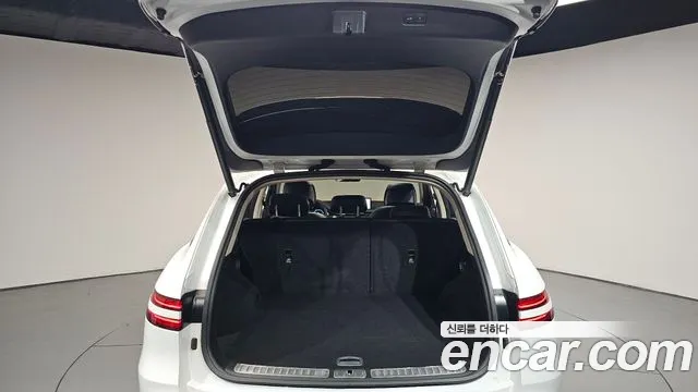 Genesis GV70 2.5T Бензин AWD — Фото автомобиля 29