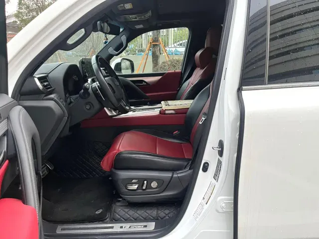 Lexus LX — Фото автомобиля 4
