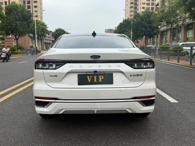 Ford Mondeo — Фото автомобиля 5