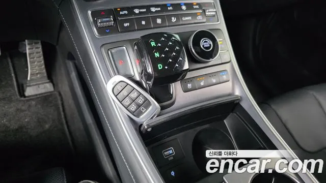 Hyundai Santafe Бензин 2.5T 2WD — Фото автомобиля 9