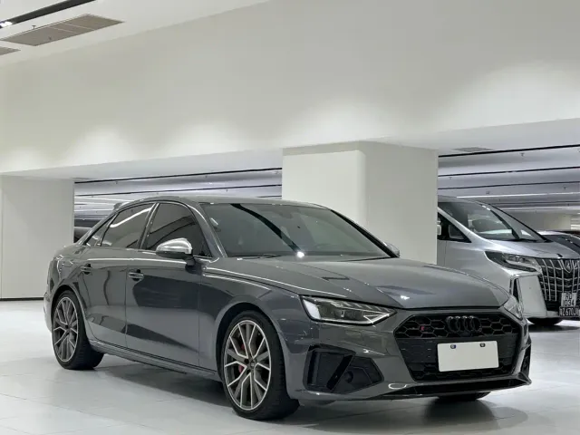 Audi S4 — Фото автомобиля 3