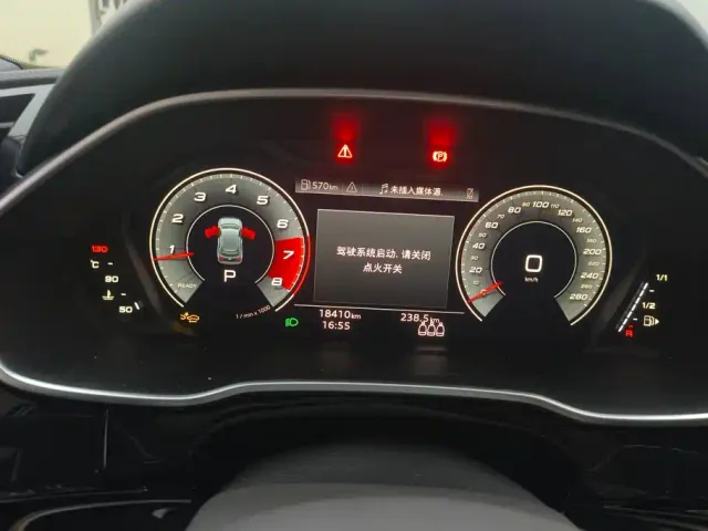 Audi Q3 — Фото автомобиля 14