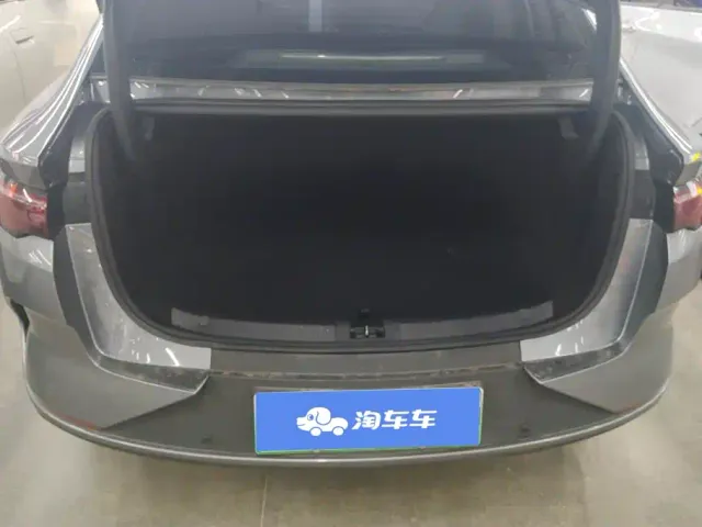 BYD Qin L — Фото автомобиля 4