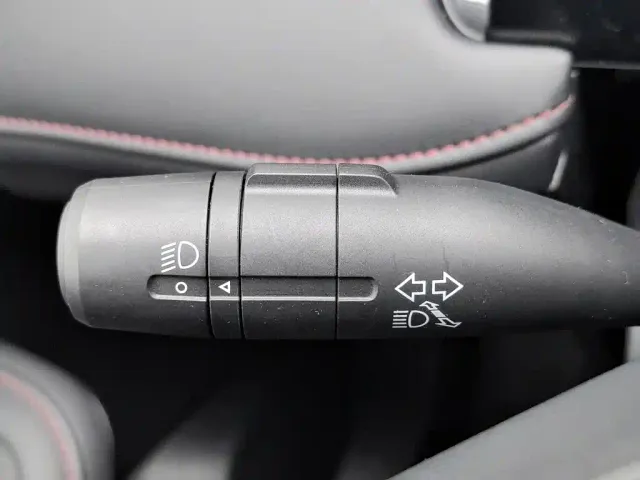 Roewe i5 — Фото автомобиля 21