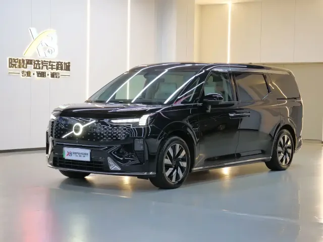 Фотография автомобиля — Volvo EM90