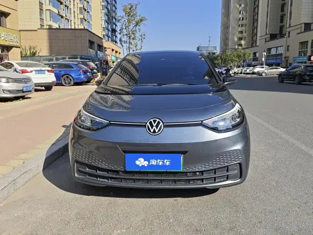 Volkswagen ID.3 — Фото автомобиля 2