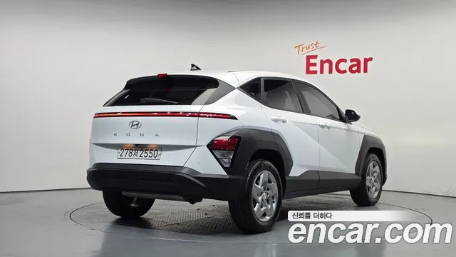 Hyundai Kona — Фото автомобиля 2