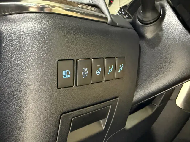 Toyota Vellfire — Фото автомобиля 18