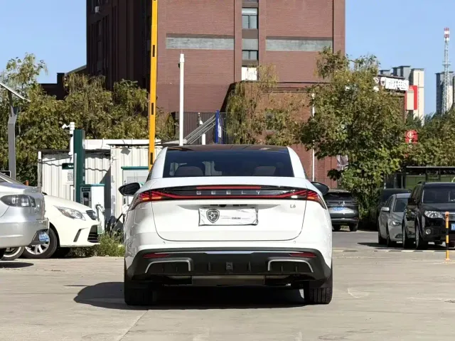 Geely Galaxy L6 — Фото автомобиля 8