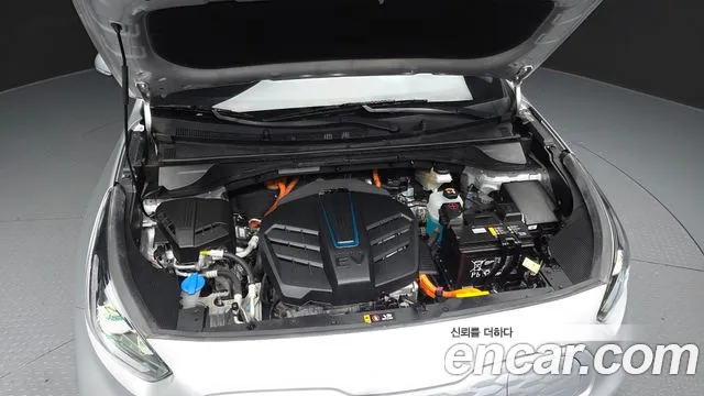 Kia Niro — Фото автомобиля 5