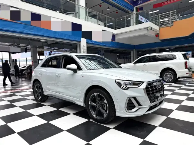 Audi Q3 — Фото автомобиля 3
