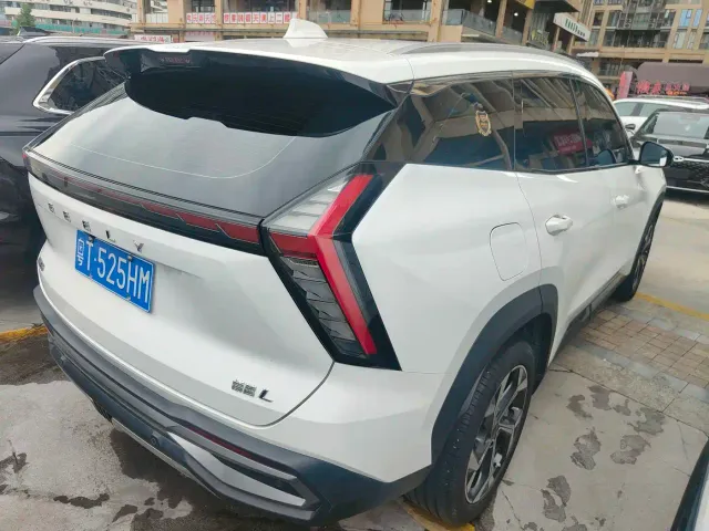 Geely Boyue L — Фото автомобиля 17