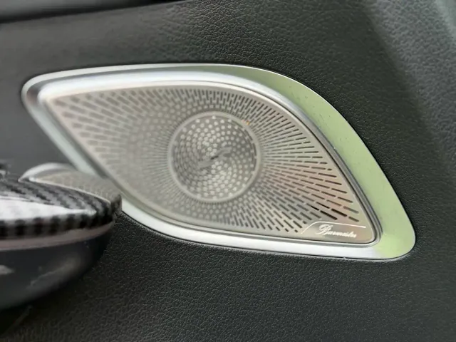 Mercedes-Benz EQE SUV — Фото автомобиля 13