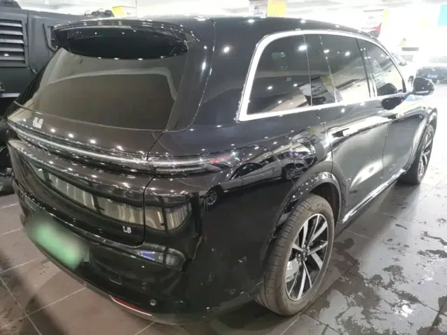 Li Auto L8 — Фото автомобиля 5